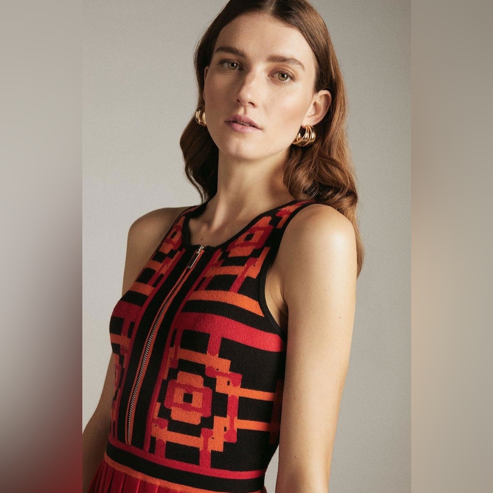 NWT Karen Millen Red and Black Jacquard Knit Woven Skirt Dress. Size M. - Picture 3 of 4
